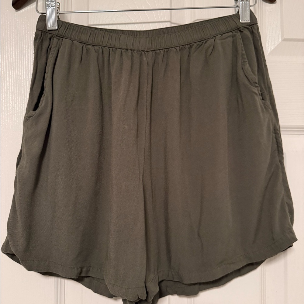 Melrose and Market Khaki Women's Shorts